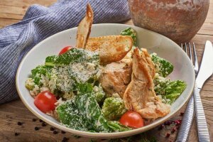 Цезарь с курицей